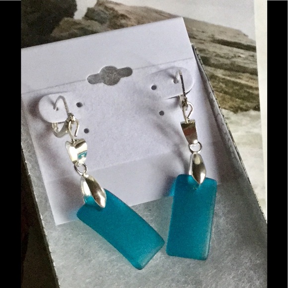 MariMeg Curio Closet Jewelry - 18K WG Plated Frosted Sea Glass BarEarrings